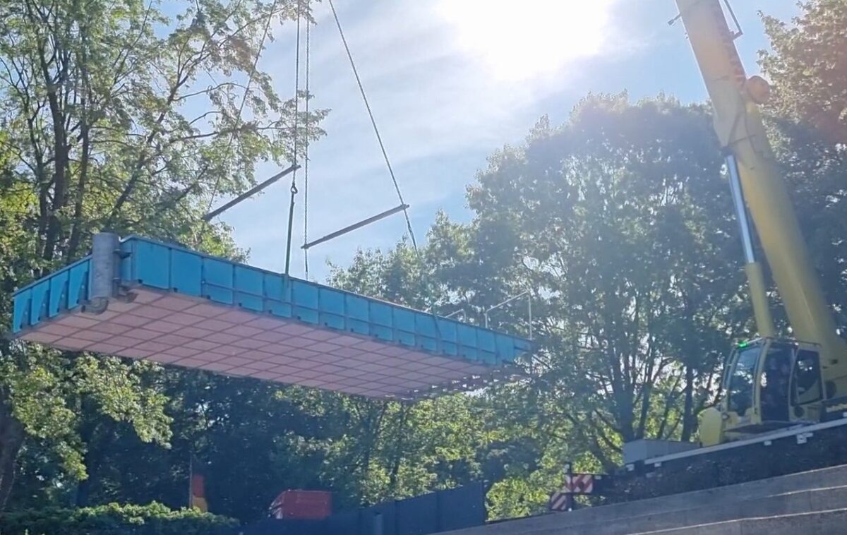 Maßgefertigtes Kneippbecken aus Edelstahl 1.4571 (V4A), produziert von Edelstahlverarbeitung Schmitt in Sohland, Sachsen.